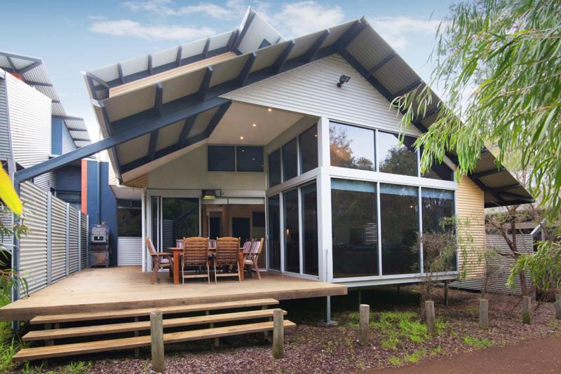 Holiday home Peppy Tree House Dunsborough